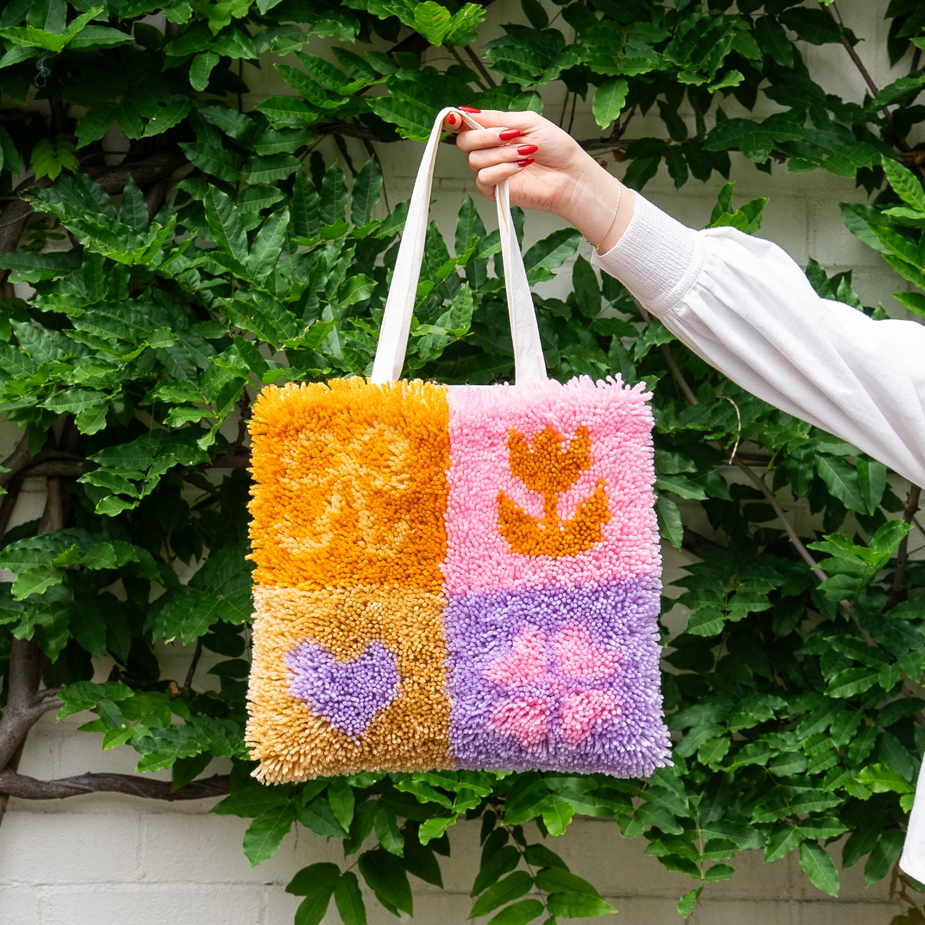 LUCKY CHARMS Tote Bag Kit | Latch Hook Tote Bag