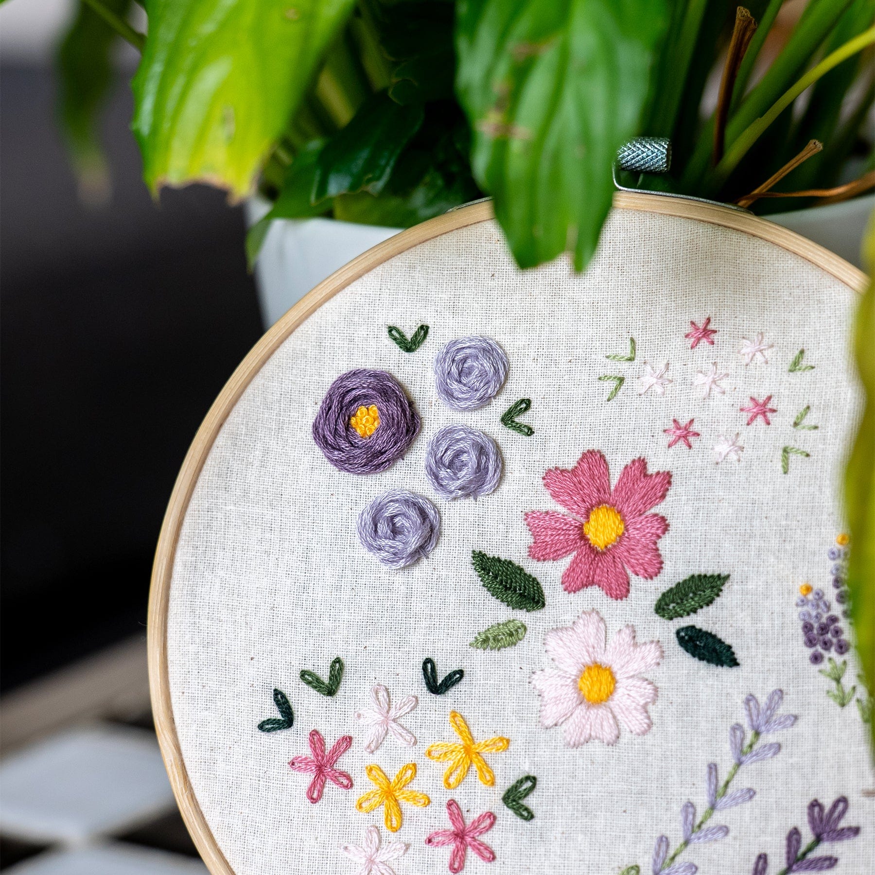 Craft Club Co DELUXE | FLORAL SAMPLER Embroidery Kit