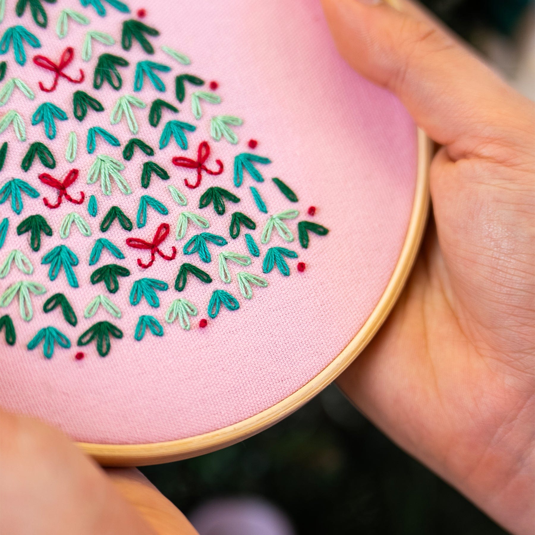 Craft Club Co O CHRISTMAS TREE | Christmas Embroidery Kit