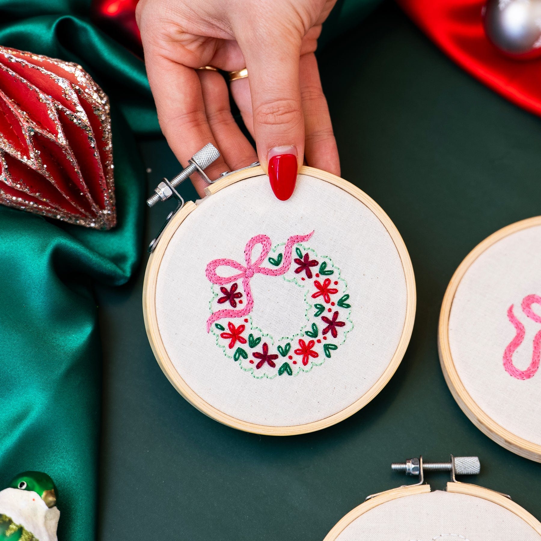 Craft Club Co TINSEL & TEA | Christmas Minis Embroidery Kit