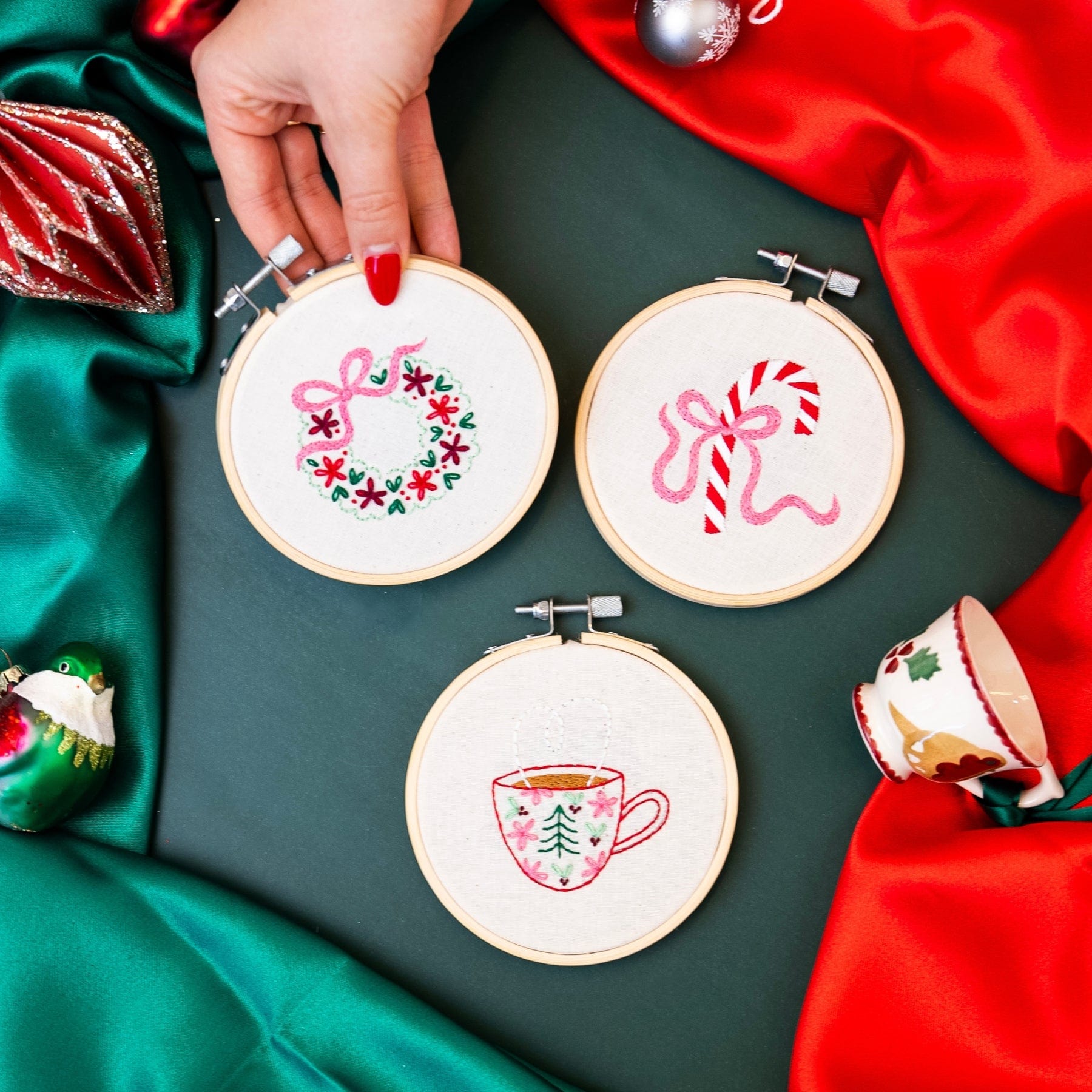 Craft Club Co TINSEL & TEA | Christmas Minis Embroidery Kit