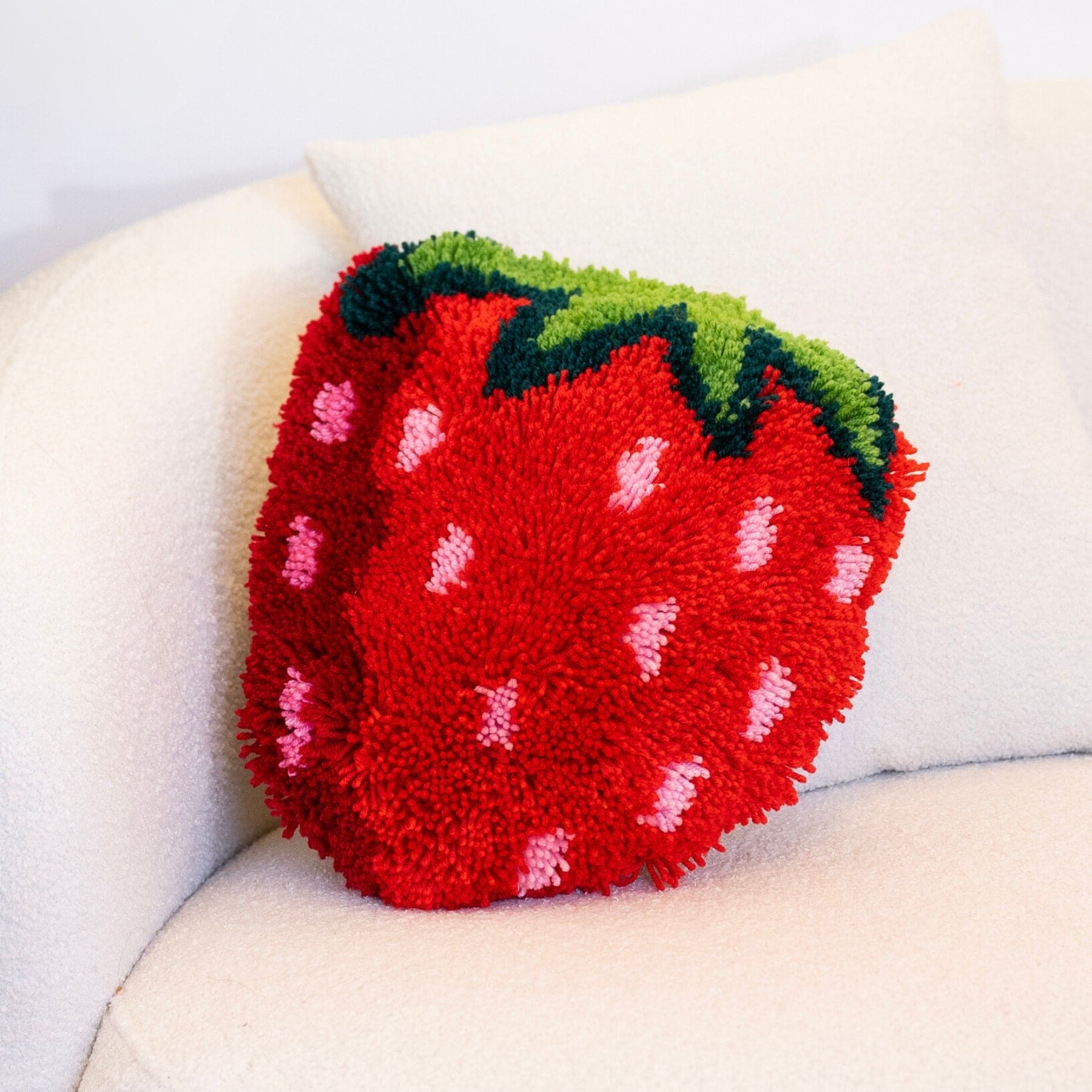 Craft Club Co STRAWBERRY Latch Hook Fruit Cushion Kit