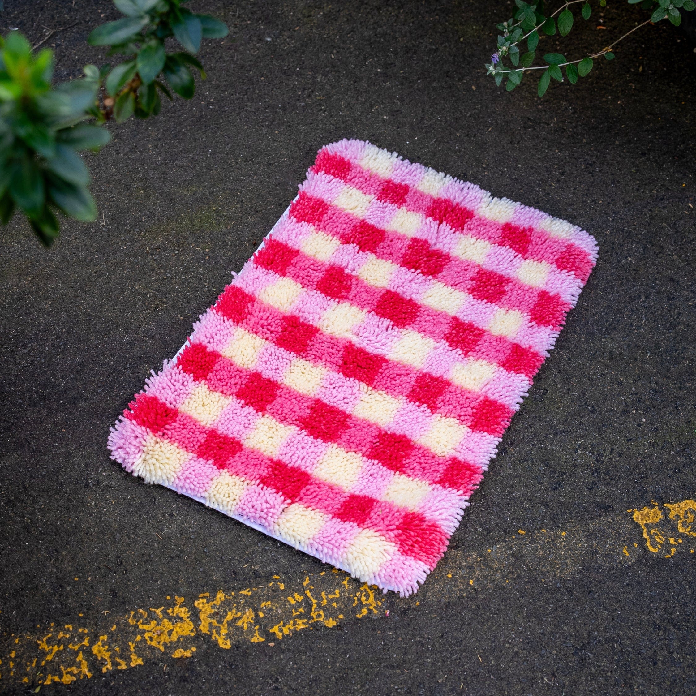 Craft Club Co PINK LEMONADE | GINGHAM Rug Making Kit